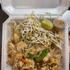 Best Pad Thai Chicken in Clinton Township, MI